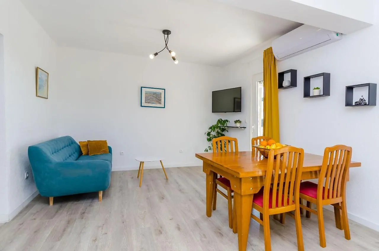 Apartment Rizza Trogir 0*,