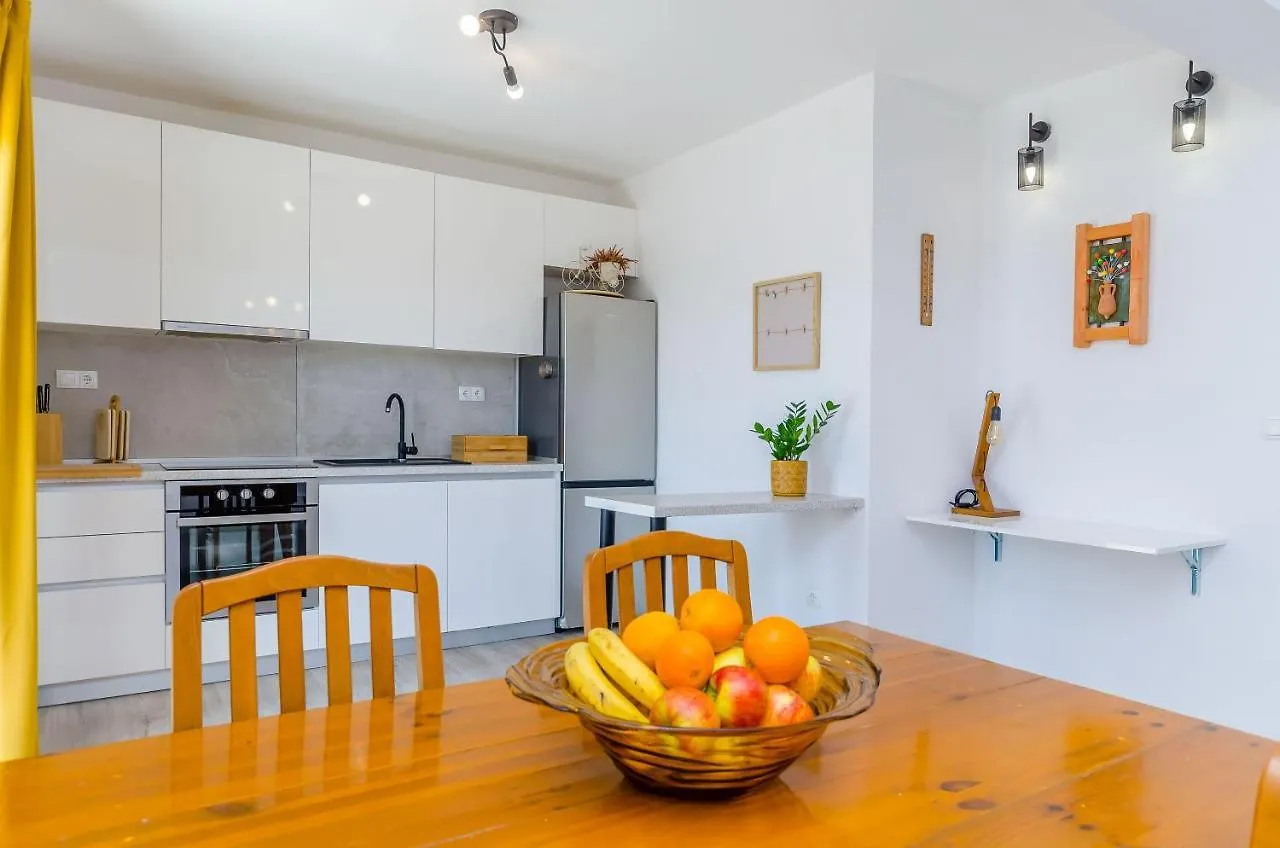 Apartment Rizza Трогир