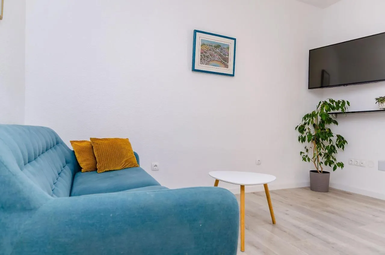 Apartment Rizza Трогир